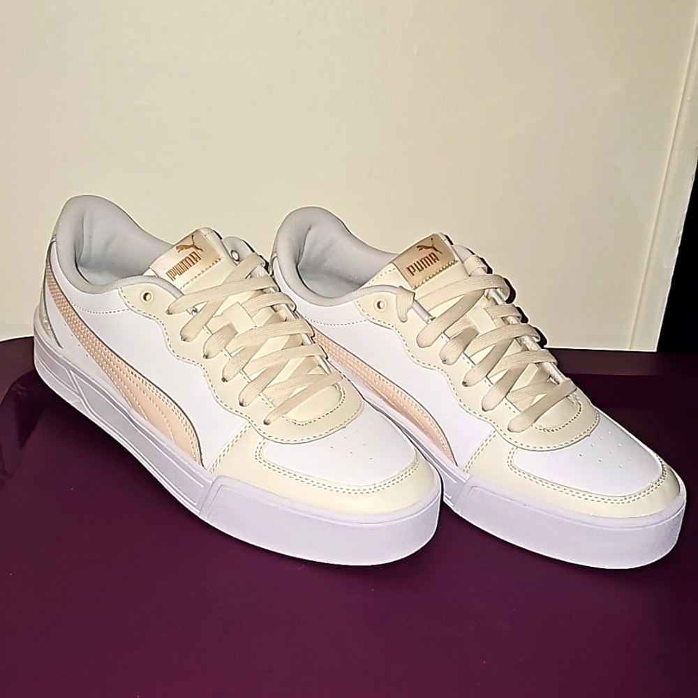 (NEW) Puma Sneakers